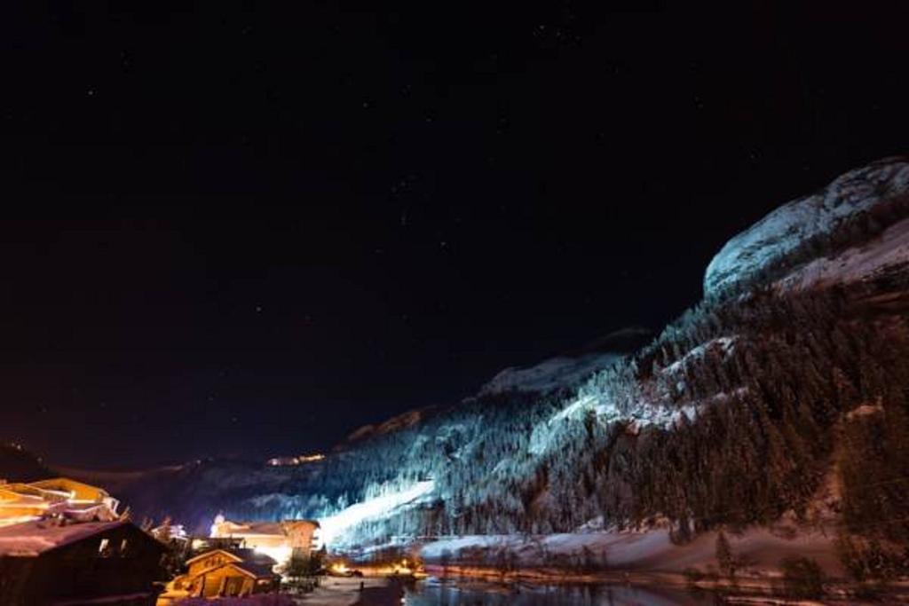 Chalet Chardons Hostel Tignes Ngoại thất bức ảnh